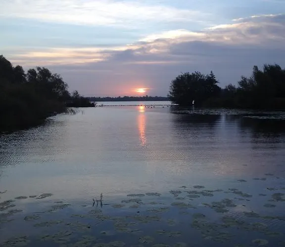 Lakeside Spiegelplas דירה