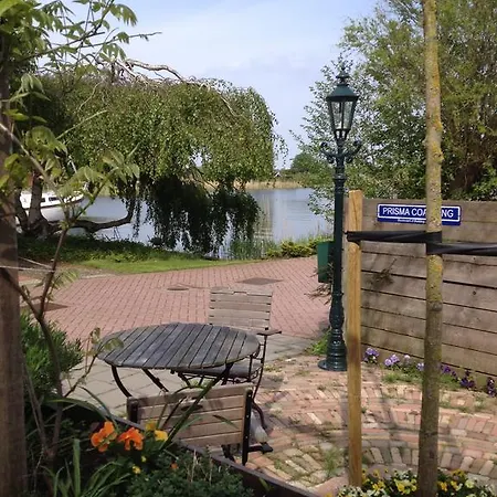 Lakeside Spiegelplas Apartamento *